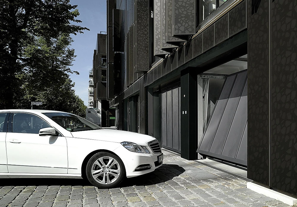 Kipptor für eine Garagenöffnung